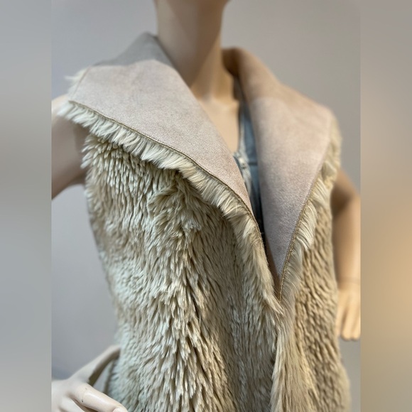 LOFT | Faux Fur Reversible Vest Size XSmall - Picture 4 of 13